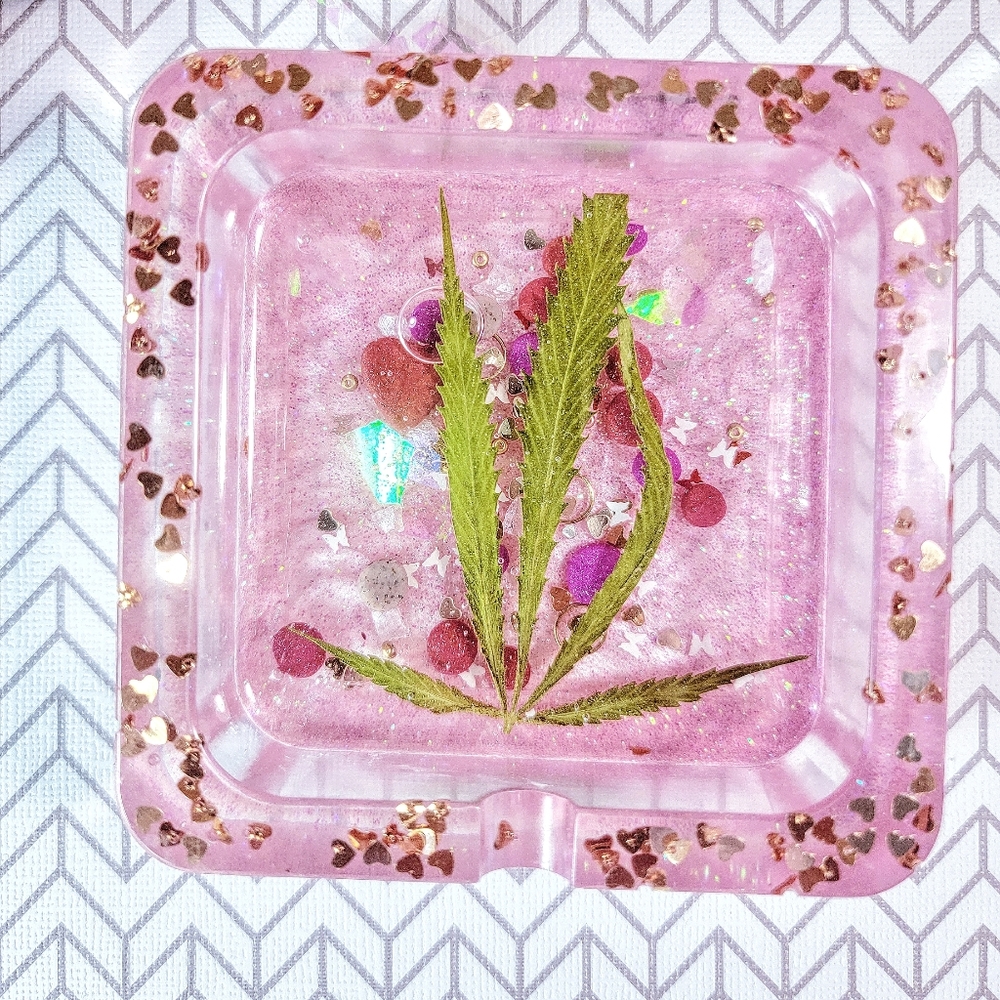 Luxury Valentine's Shaker charm, REAL canna leaf Ashtray. Birthday stoner gift